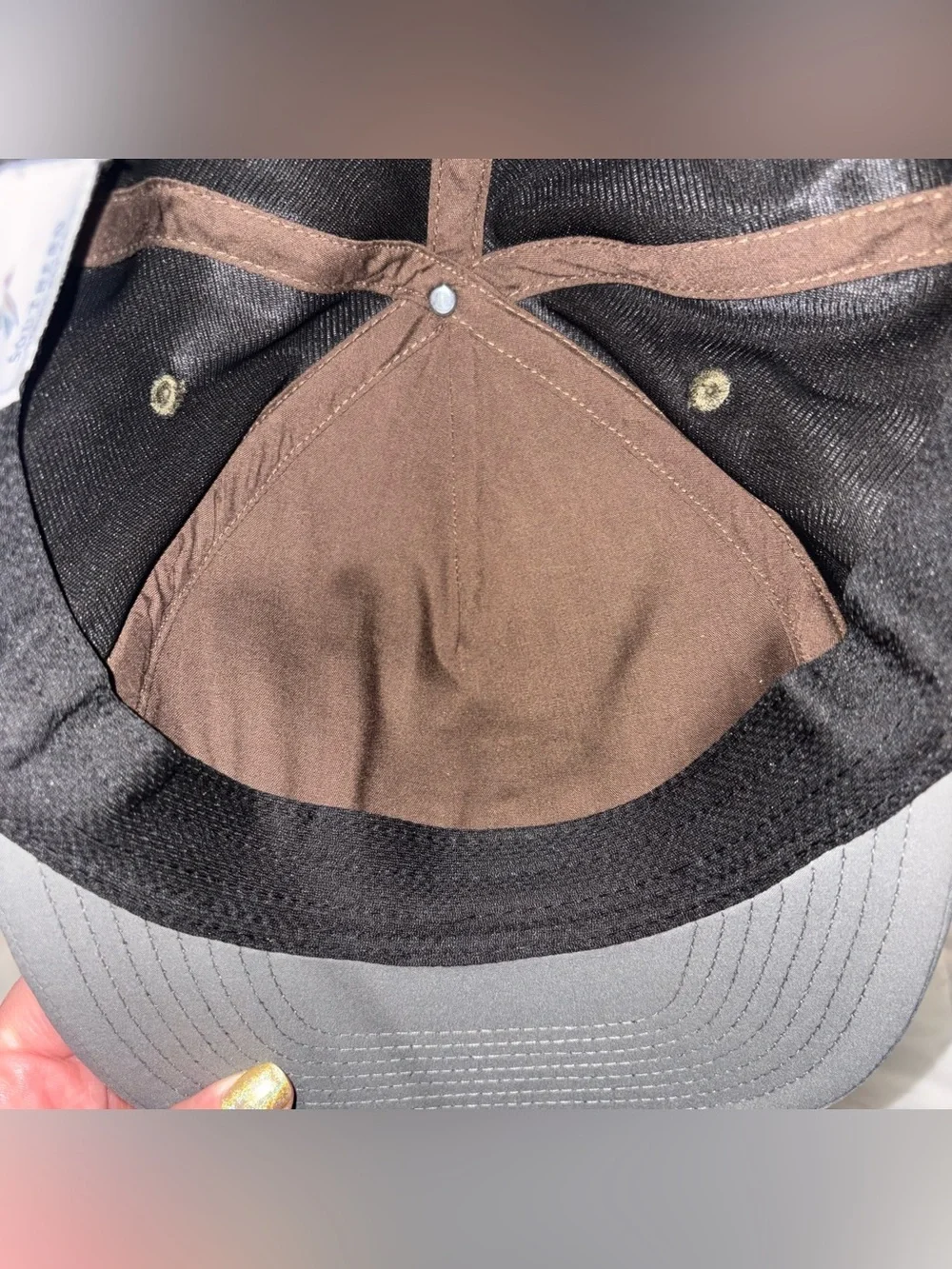 Southern String Co Men's Two-Tone Gray Trucker Hat with Embroidered Duck Accent